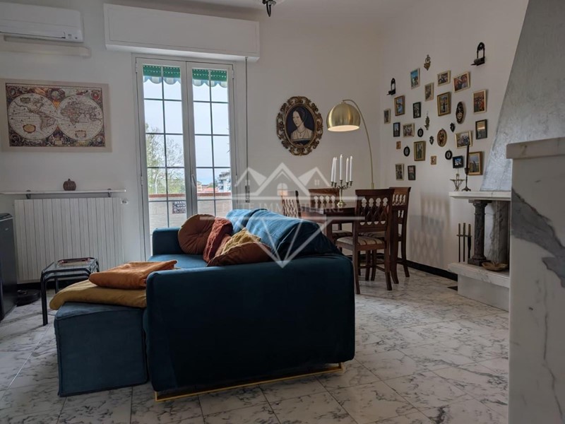 Quadrilocale in Affitto a Carrara, zona Avenza, 1'100&euro;, 86 m², arredato