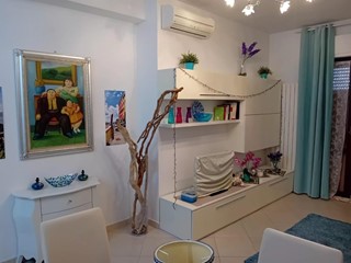 Quadrilocale in Vendita a Carrara, zona Marina di Carrara, 280'000&euro;, 90 m², arredato