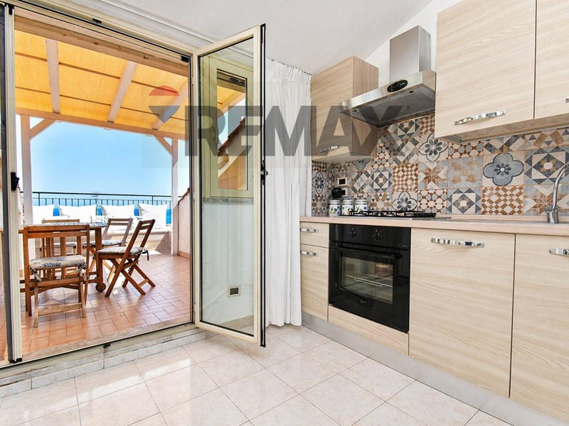 Trilocale in Vendita a Mascali, 97'000&euro;, 86 m²