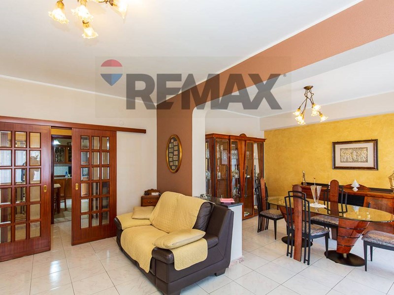 Appartamento in Vendita a Catania, 137'000&euro;, 126 m²