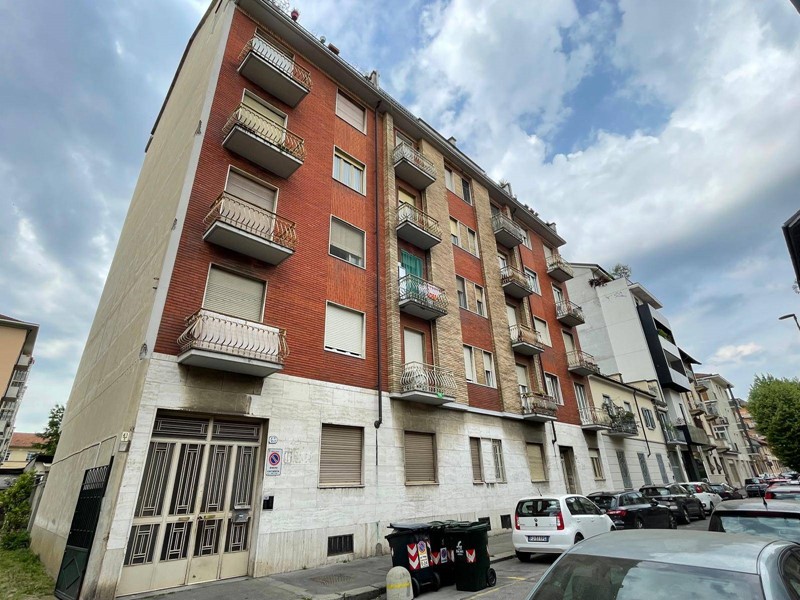 Bilocale in Vendita a Torino, 108'000&euro;, 56 m²