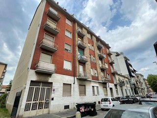 Bilocale in Vendita a Torino, 108'000&euro;, 56 m²