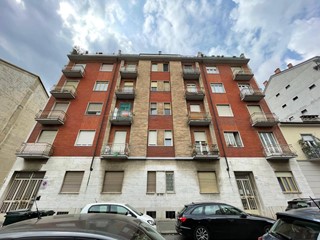 Trilocale in Vendita a Torino, 138'000&euro;, 75 m²