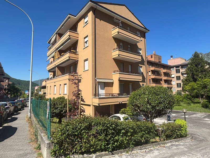 Quadrilocale in Vendita a Lecco, 260'000&euro;, 116 m²