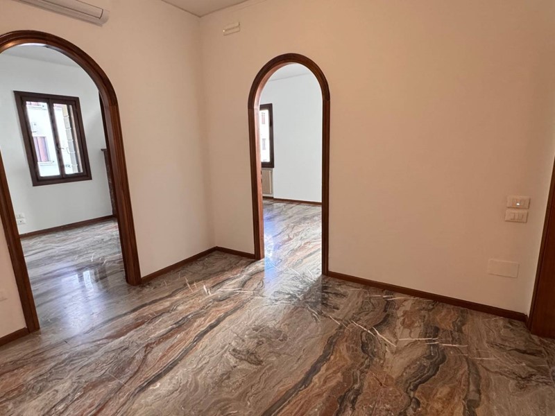 Quadrilocale in Vendita a Treviso, 375'000&euro;, 90 m²