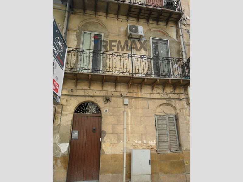 Trilocale in Vendita a Caltanissetta, 28'000&euro;, 97 m²