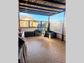 Trilocale in Vendita a Pomezia, 185'000&euro;, 75 m²