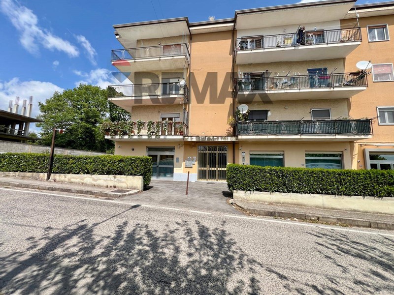 Appartamento in Vendita a Caianello, 128'000&euro;, 150 m²