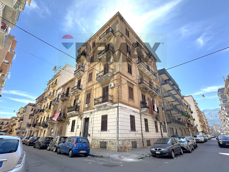 Quadrilocale in Vendita a Palermo, 43'000&euro;, 88 m²