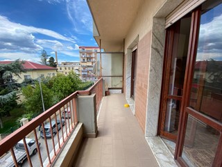 Appartamento in Affitto a Catanzaro, 2'000&euro;, 140 m²