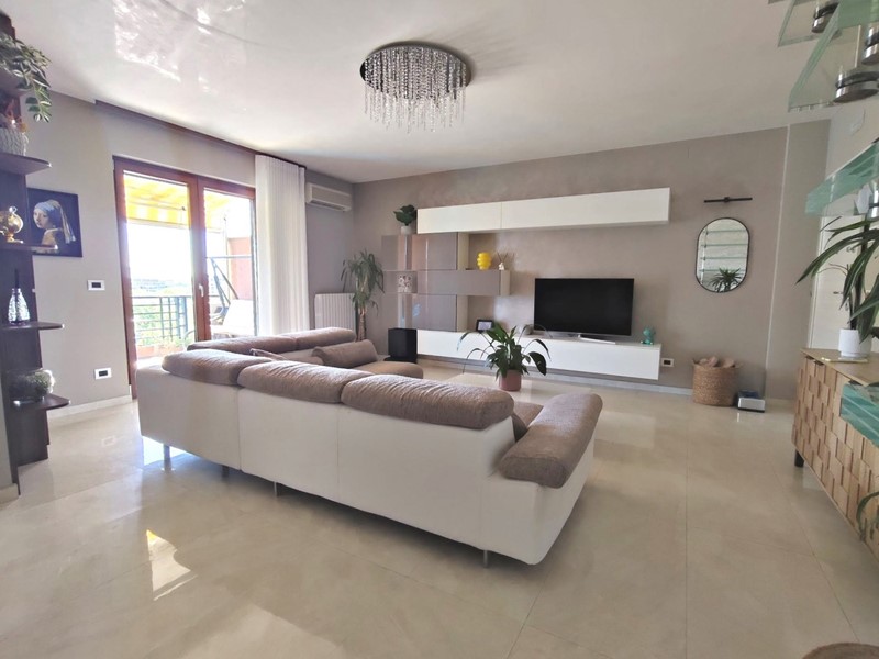 Appartamento in Vendita a San Severo, 159'000&euro;, 144 m², con Box