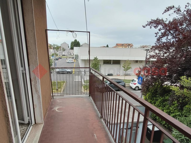Bilocale in Vendita a Legnano, 99'000&euro;, 73 m², con Box