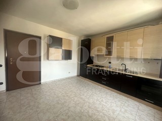 Bilocale in Vendita a Merone, 80'000&euro;, 70 m²
