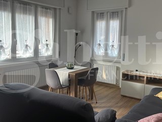 Trilocale in Affitto a Erba, 1'000&euro;, 100 m², arredato, con Box