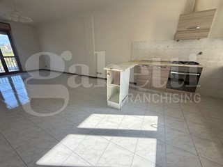 Trilocale in Vendita a Bettona, 110'000&euro;, 92 m², con Box