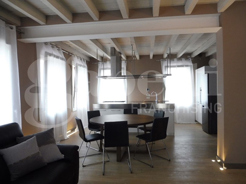 Quadrilocale in Affitto a Schiavon, 870&euro;, 110 m², arredato, con Box