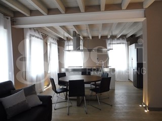 Quadrilocale in Affitto a Schiavon, 870&euro;, 110 m², arredato, con Box