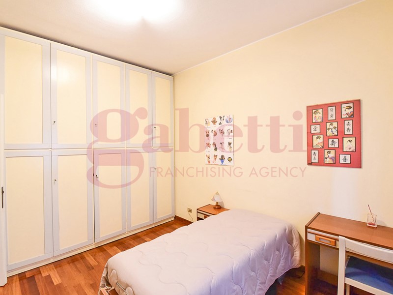Trilocale in Vendita a Cantù, 139'000&euro;, 108 m², con Box
