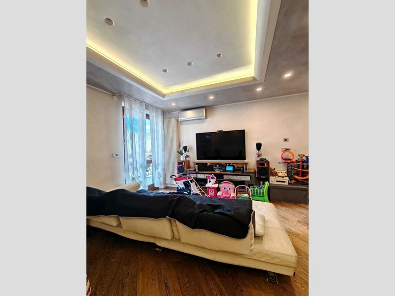 Appartamento in Vendita a Tresana, 155'000&euro;, 81 m², con Box