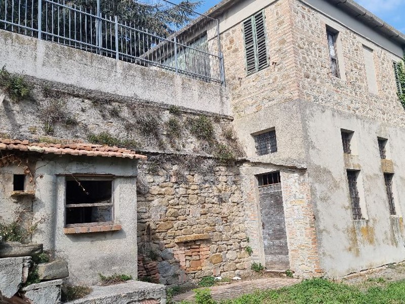 Appartamento in Vendita a Cupramontana, 330'000&euro;, 201 m²