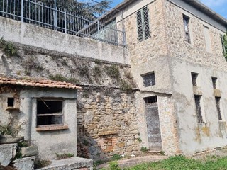 Appartamento in Vendita a Cupramontana, 330'000&euro;, 201 m²