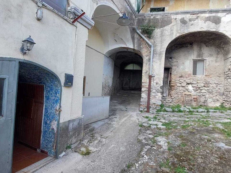 Bilocale in Vendita a Salerno, 49'000&euro;, 50 m²