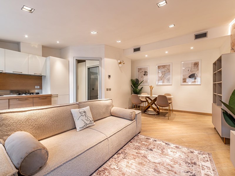 Appartamento in Affitto a Milano, zona REPUBBLICA, 1'700&euro;, arredato