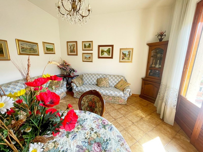 Appartamento in Vendita a Poggibonsi, 235'000&euro;, 123 m², con Box
