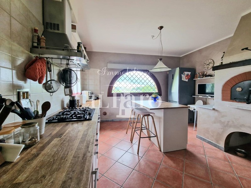 Quadrilocale in Vendita a Campi Bisenzio, zona San Lorenzo, 490'000&euro;, 120 m², arredato