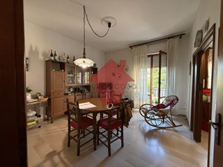 Quadrilocale in Vendita a Vinci, zona Sovigliana, 215'000&euro;, 95 m², con Box
