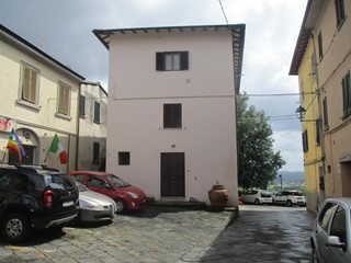 Appartamento in Vendita a Santa Maria a Monte, zona Montecalvoli Alto, 85'000&euro;, 90 m²