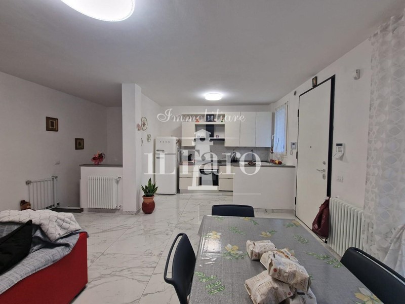 Quadrilocale in Vendita a Campi Bisenzio, zona San Giorgio a Colonica, 219'000&euro;, 80 m², con Box
