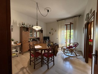 Quadrilocale in Vendita a Vinci, zona Sovigliana, 215'000&euro;, 95 m², con Box