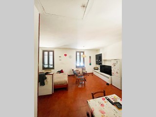 Appartamento in Vendita a Vicopisano, zona Uliveto Terme, 149'000&euro;, 120 m²