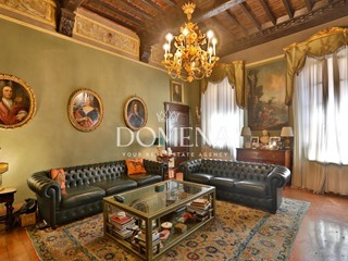 Appartamento in Vendita a Siena, 1'390'000&euro;, 340 m², arredato