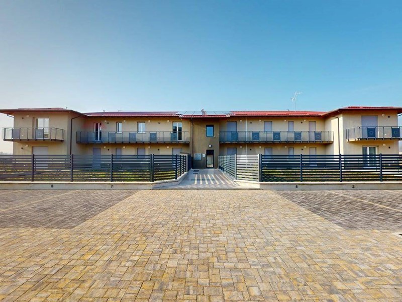 Trilocale in Vendita a Cava Manara, 150'000&euro;, 76 m²