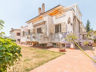 Appartamento in Vendita a Canino, 125'000&euro;, 127 m²