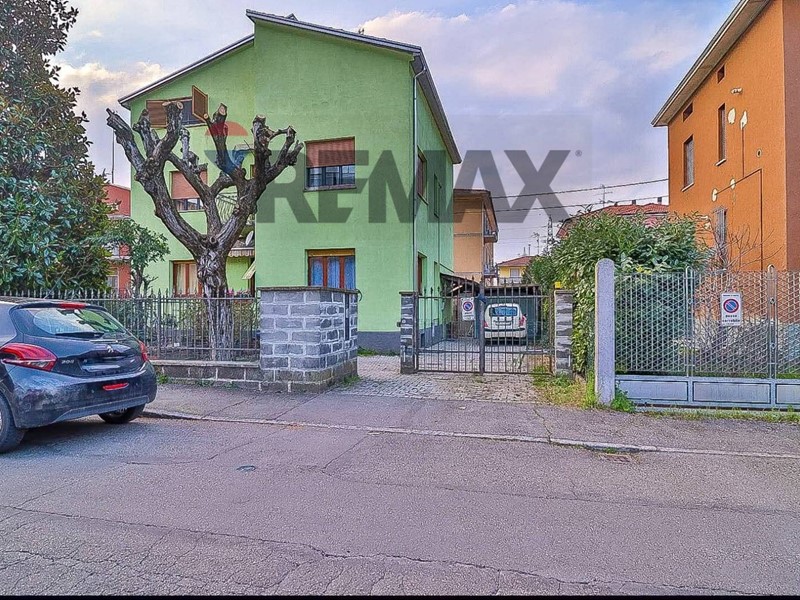 Bilocale in Vendita a Parma, 135'000&euro;, 76 m²