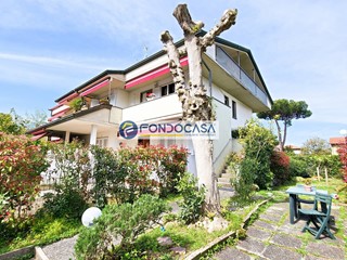 Appartamento in Vendita a Camaiore, 450'000&euro;, 125 m²