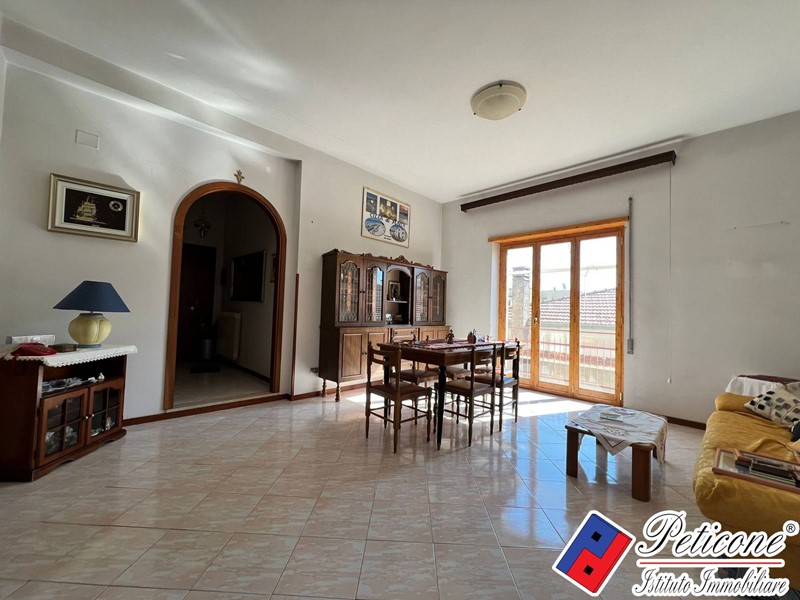 Quadrilocale in Vendita a Fondi, 155'000&euro;, 120 m²