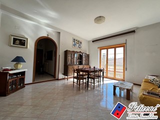 Quadrilocale in Vendita a Fondi, 155'000&euro;, 120 m²
