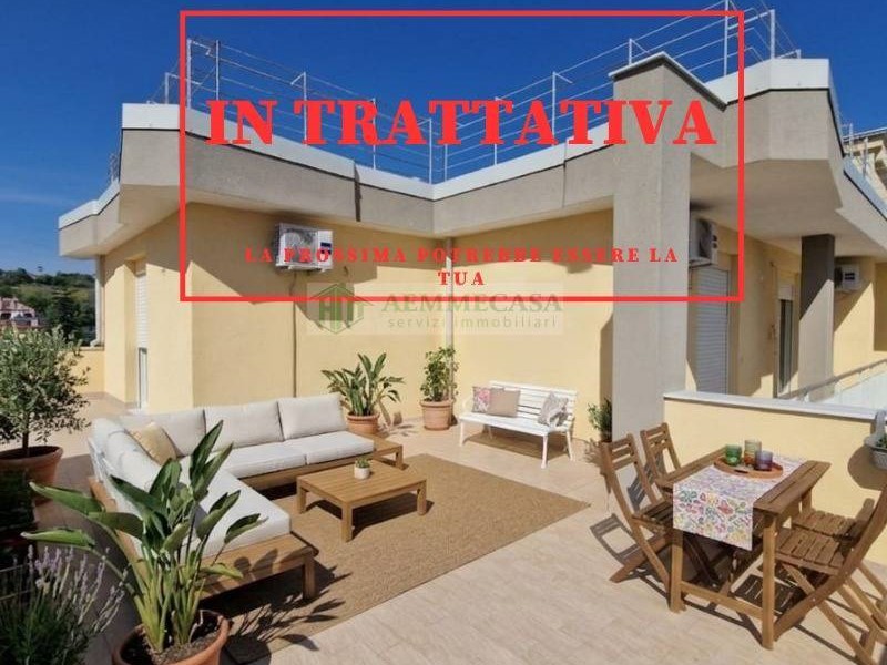 Attico in Vendita a Gravina di Catania, 239'000&euro;, 190 m²