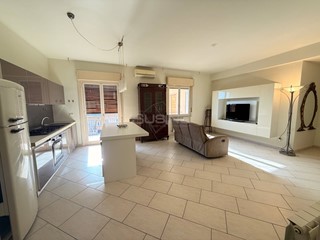 Appartamento in Vendita a Siracusa, 135'000&euro;, 140 m²