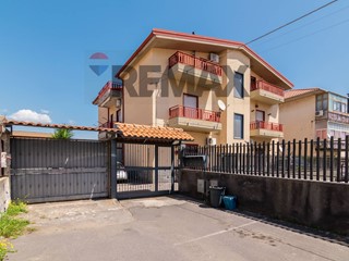 Trilocale in Vendita a Misterbianco, 105'000&euro;, 96 m²