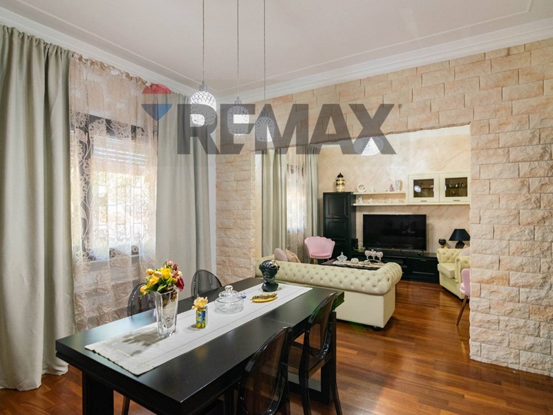 Appartamento in Vendita a Catania, 268'000&euro;, 170 m²