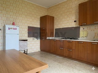 Quadrilocale in Vendita a Crispano, 130'000&euro;, 130 m²