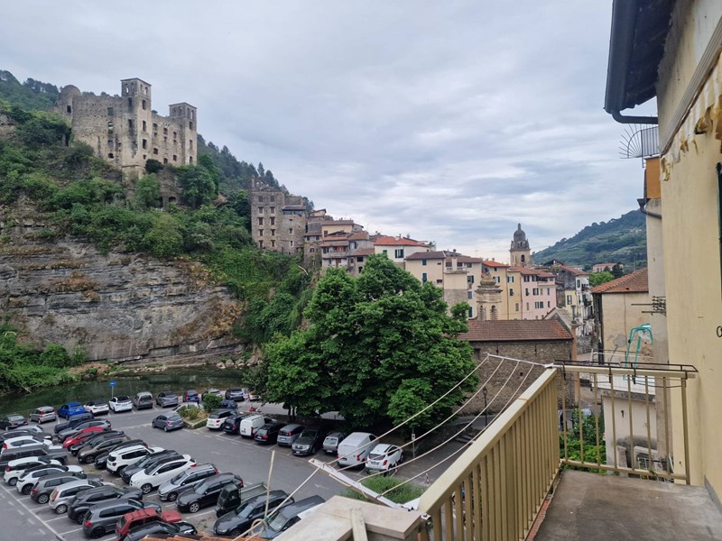 Quadrilocale in Vendita a Dolceacqua, 140'000&euro;, 80 m²
