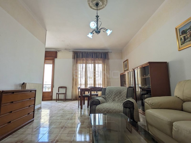 Appartamento in Vendita a Canicattini Bagni, 63'000&euro;, 144 m²