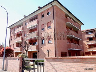 Trilocale in Affitto a Ferrara, 700&euro;, 80 m²