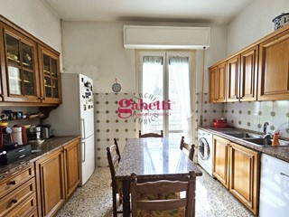 Appartamento in Vendita a Firenze, 540'000&euro;, 125 m², con Box